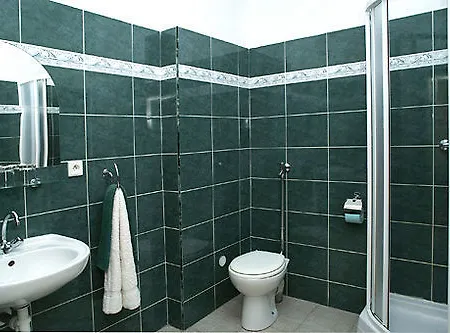 V Centru Otel