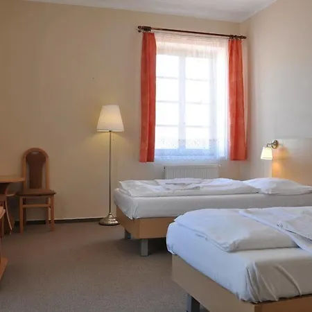 V Centru Otel
