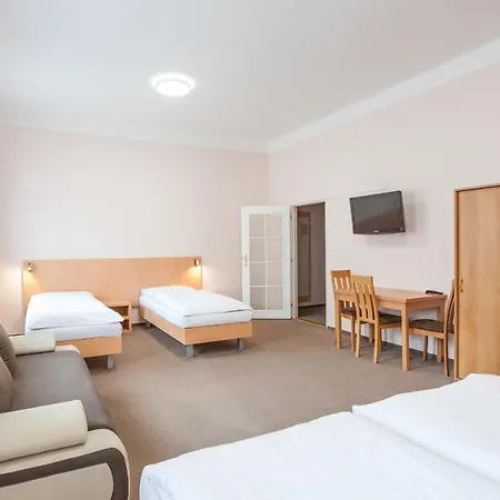 V Centru Otel